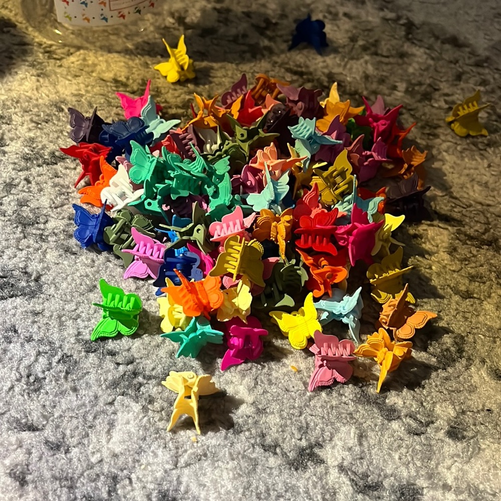 Butterfly hair clips